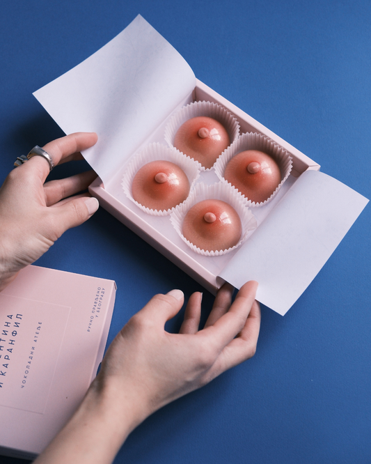 Bubble venus box - Bela čokolada sa kremom od jagode i proseka