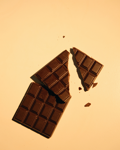Tamna čokolada 60% kakaa sa adaptogenima – Chocolate del Amor For Her, polomljena tabla